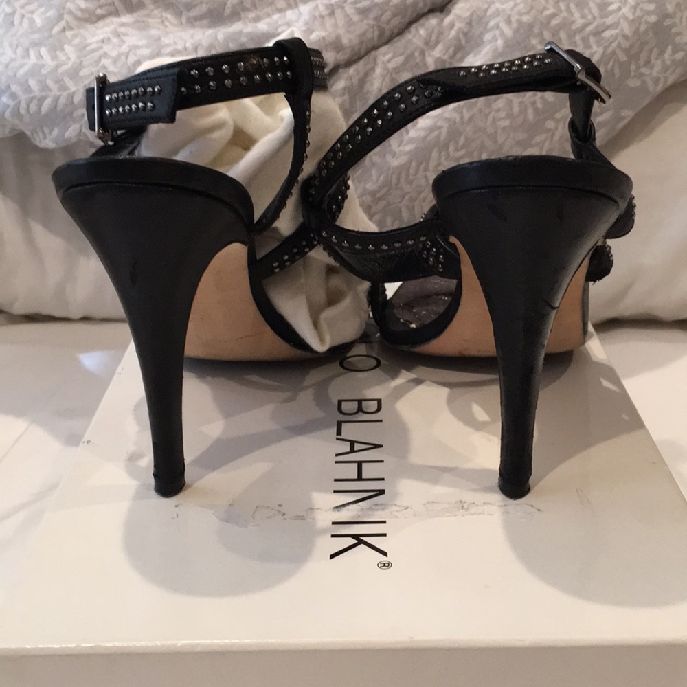Shoes - Picture 3 of 7